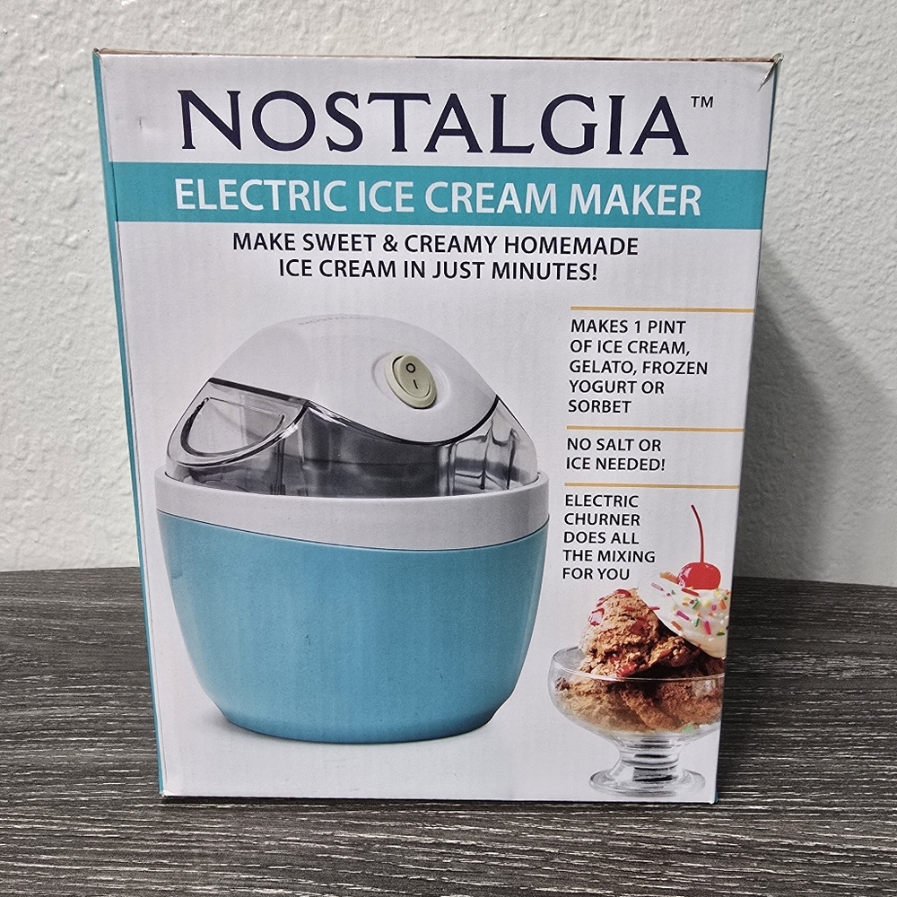 BNIB Nostalgia Electric Ice Cream Maker